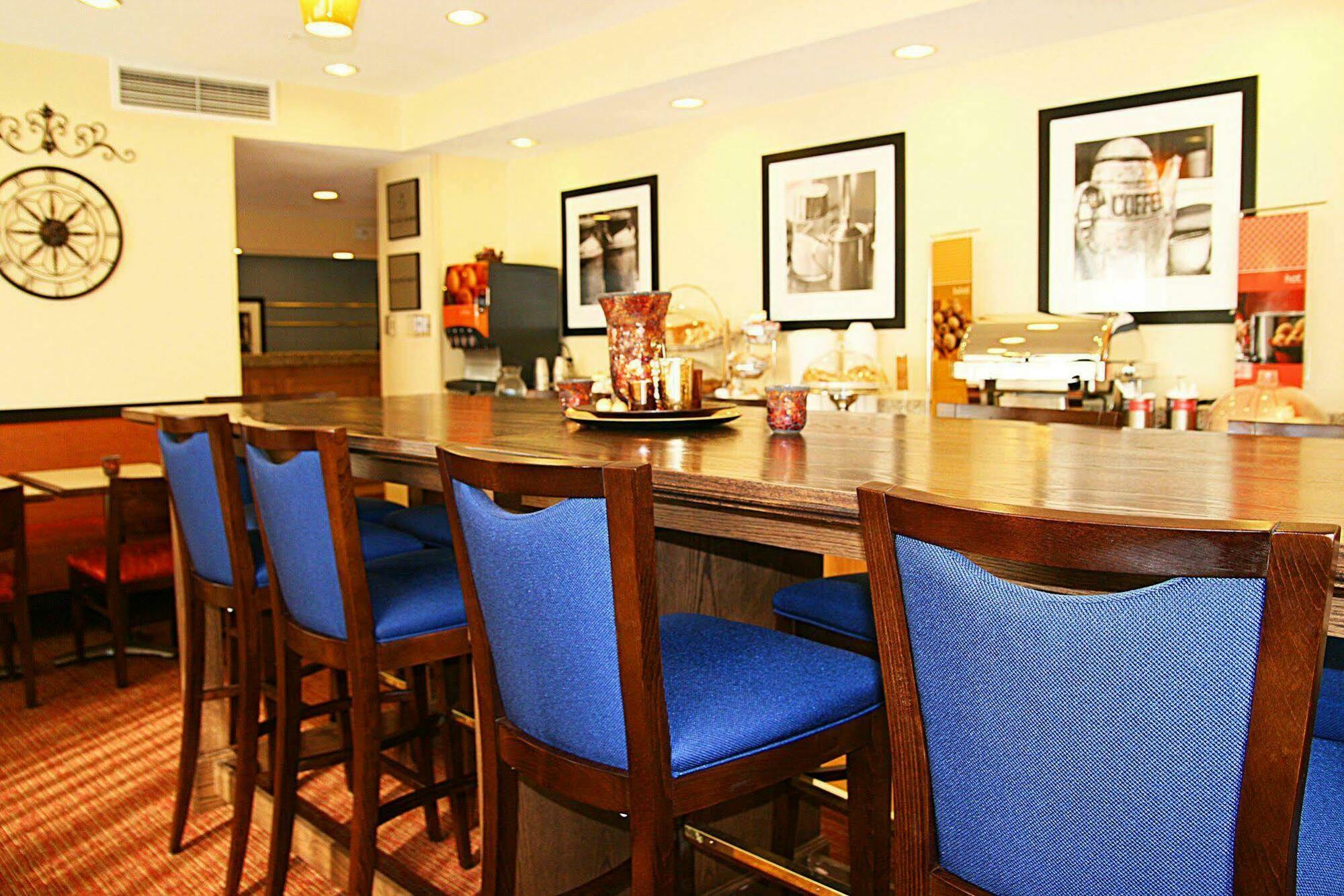 Hampton Inn Zanesville Restaurante foto